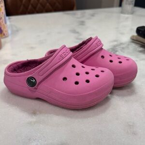 Toddler Pink fuzzy lined Crocs, size 9
